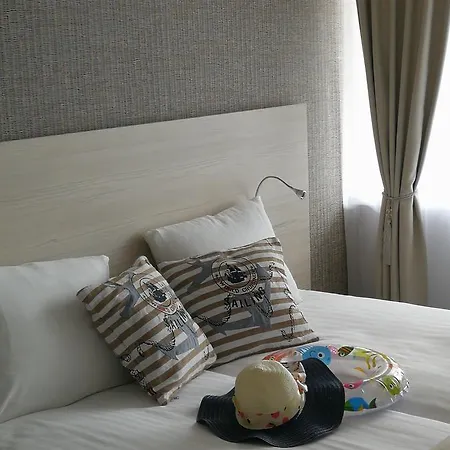 Проживание в семье Nest Унесьце