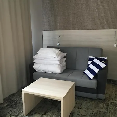 Nest Проживание в семье