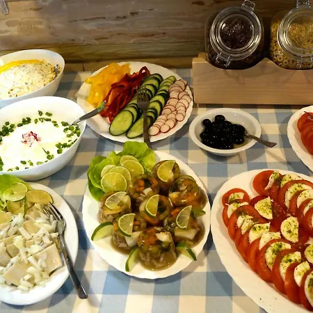 Проживание в семье Nest