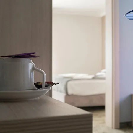 Проживание в семье Nest Унесьце